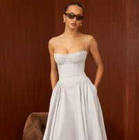 Une robe, pièce incontournable