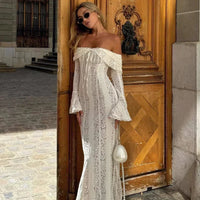 Robe longue moulante en dentelle à épaules dénudées