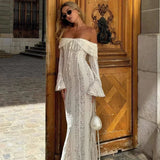 Robe longue moulante en dentelle à épaules dénudées