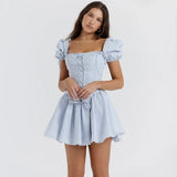 Ensemble mini robe à manches bouffantes avec corset à lacets