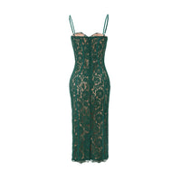 Robe mi-longue en dentelle à décolleté en cœur