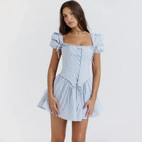 Ensemble mini robe à manches bouffantes avec corset à lacets