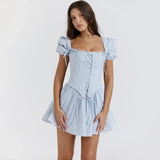 Ensemble mini robe à manches bouffantes avec corset à lacets