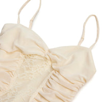 Robe longue moulante en dentelle brodée