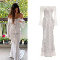 Robe longue moulante en dentelle à épaules dénudées