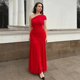 Robe longue à épaule dénudée en maille