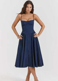 Robe mi-longue plissée à bretelles réglables