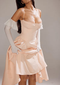 Robe mi-longue plissée à bretelles réglables