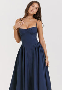 Robe mi-longue plissée à bretelles réglables